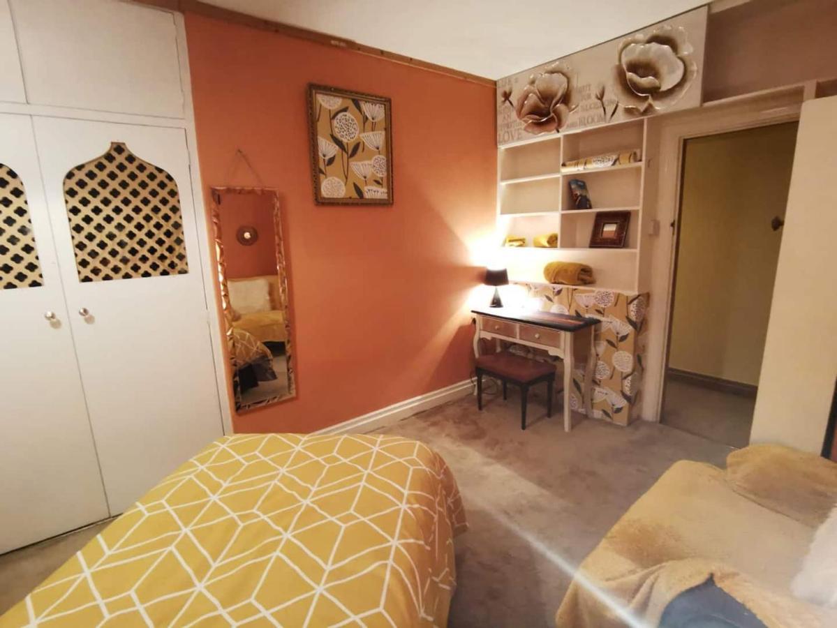 Peaceful Retreat Hideaway Surrey Apartman Esher Kültér fotó