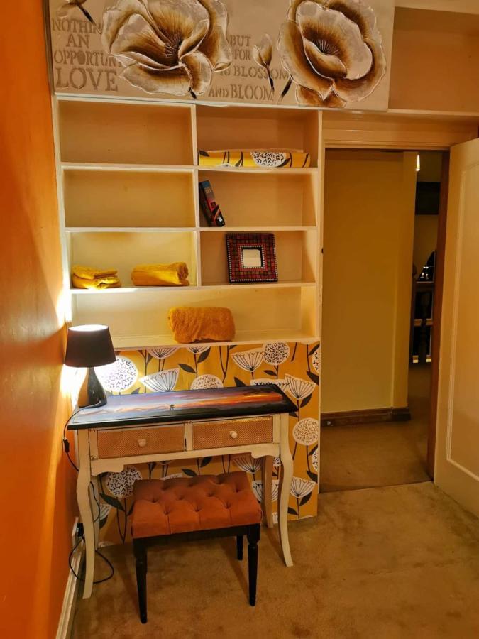 Peaceful Retreat Hideaway Surrey Apartman Esher Kültér fotó