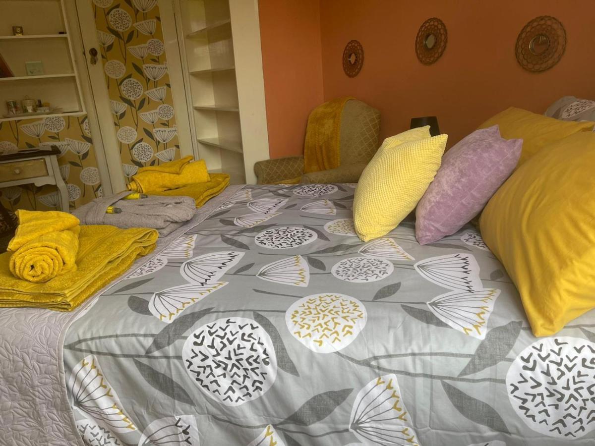 Peaceful Retreat Hideaway Surrey Apartman Esher Kültér fotó