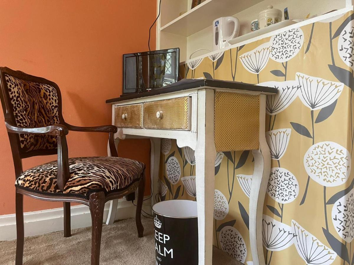 Peaceful Retreat Hideaway Surrey Apartman Esher Kültér fotó